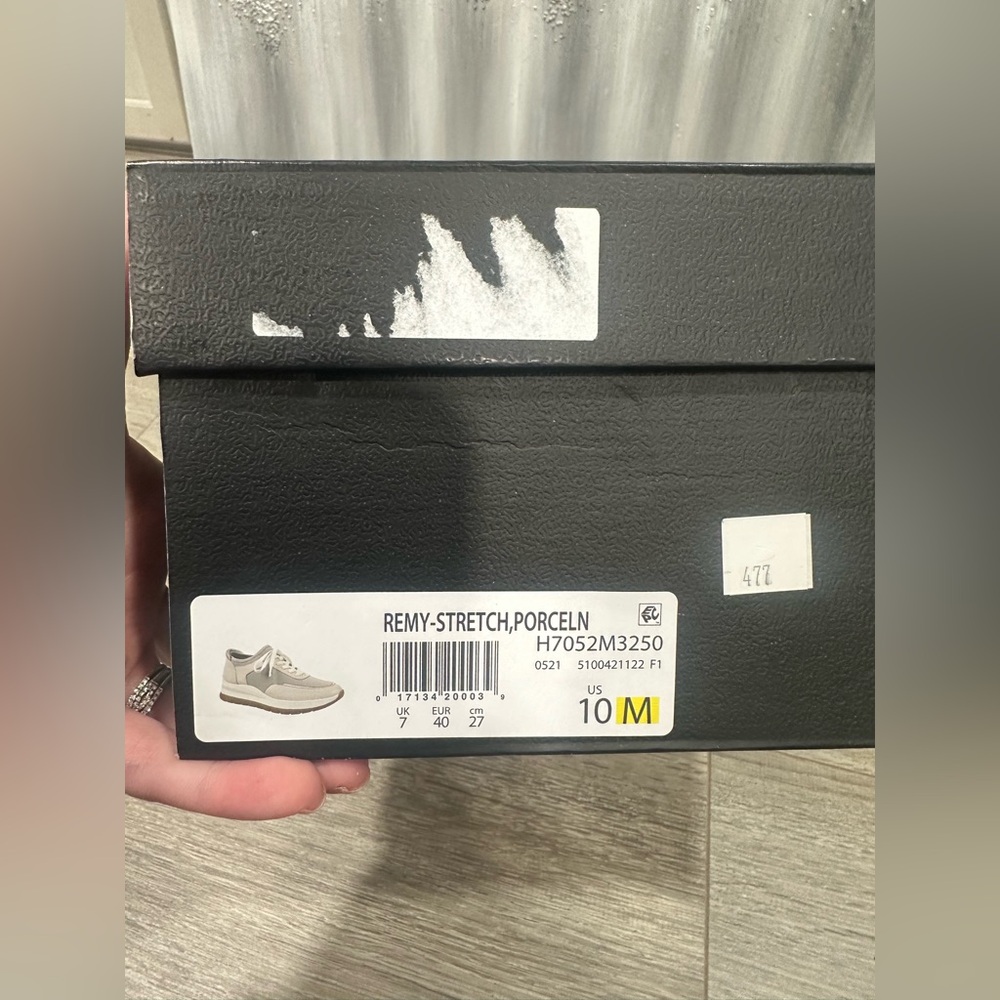 Naturalizer Remy Stretch Sneaker - Picture 11 of 12